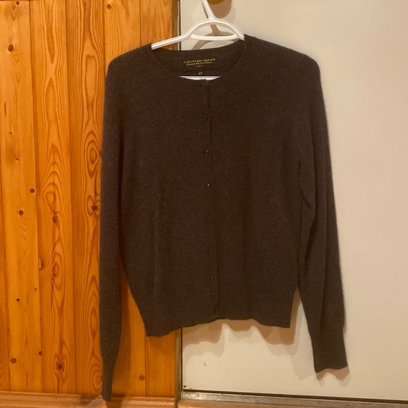 100% Cashmere Crewneck Cardigan - Picture 2 of 3